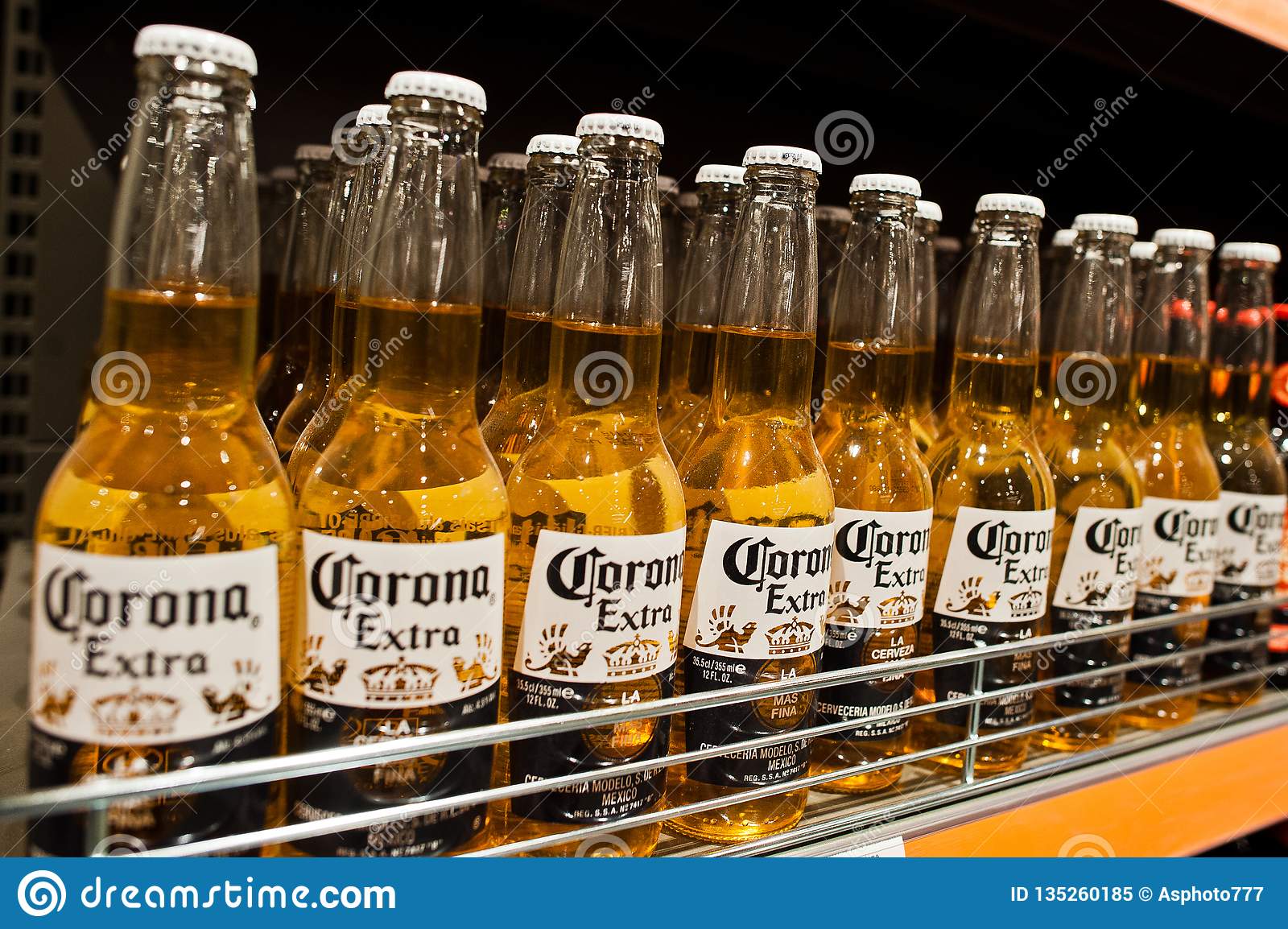 ¡Gloria! Por fin llega la cerveza Corona a tiendas OXXO 