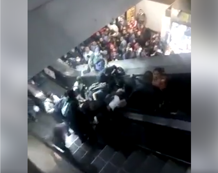 Fallo escalera eléctrica en metro de la CDMX; hubo lesionados | Vídeo