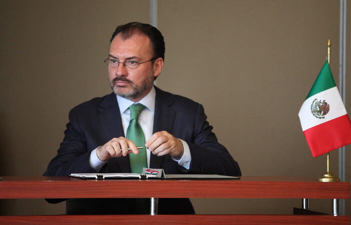 Videgaray perdonó a 4 contribuyentes que defraudaron al SAT por millones