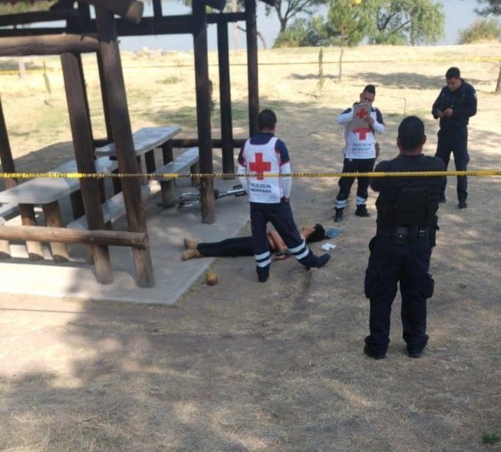 Navajeado y muerto por negarse a robar su bici, en parque Espero de los Lirios, en Cuautitlán