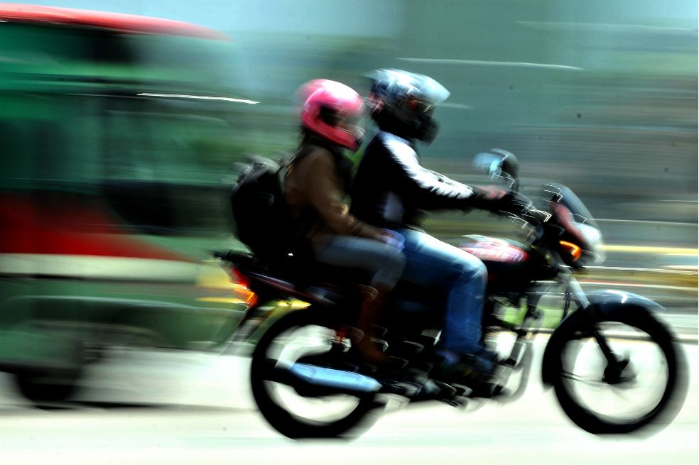 Mueren 2 motociclistas despedazados en carretera; los culpables se dan a la fuga