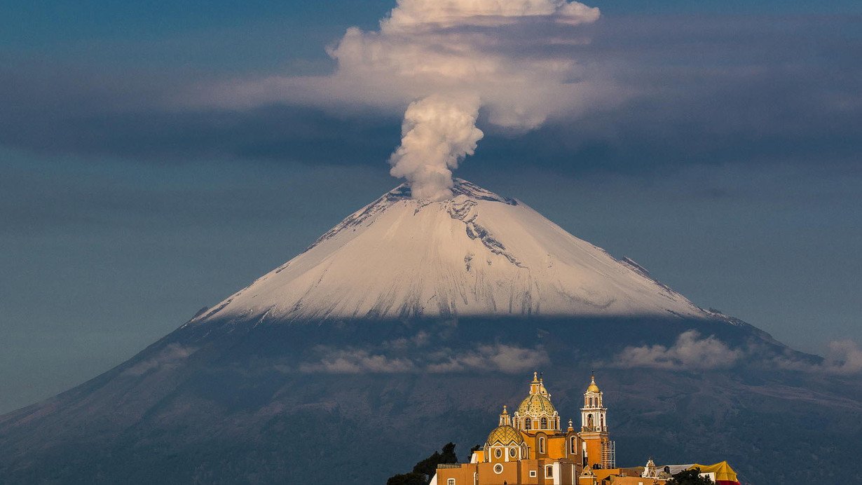 El Popocatepetl registra nueva explosión y cimbra puertas y ventanas en Puebla