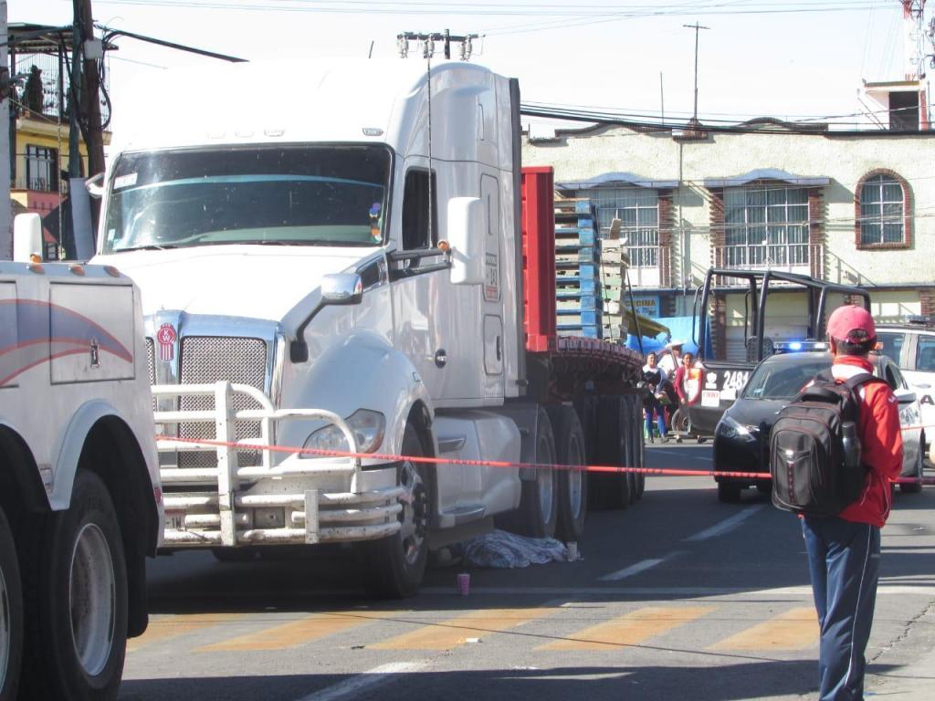 Aplastan a hombre de 94 años por recoger su sombrero en Toluca