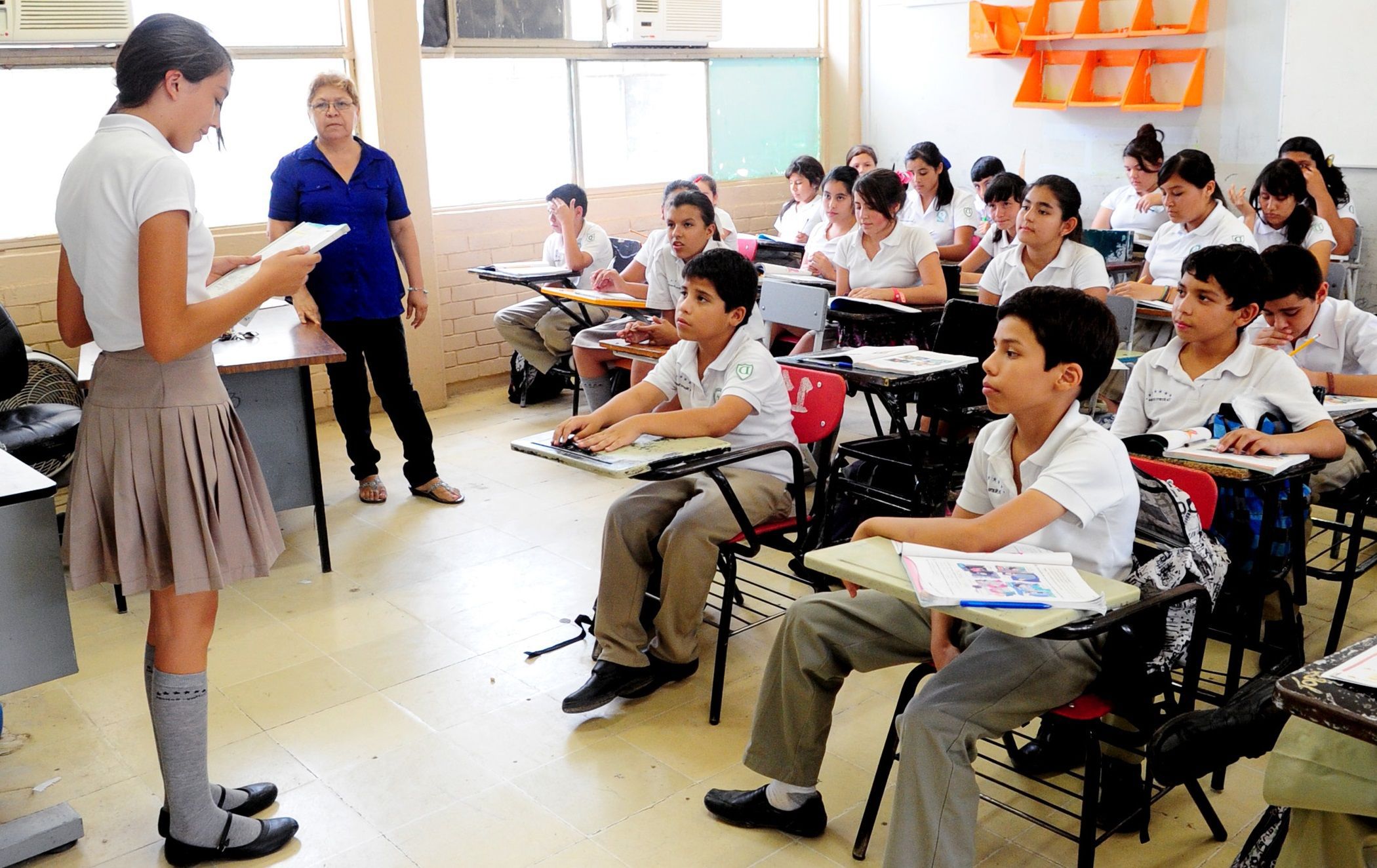 Caos por regreso de 405,000 estudiantes a clases este Lunes