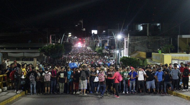 EN CHIAPAS, MIGRANTES MUESTRAN QUE SU CARAVANA ES “DIFERENTE”