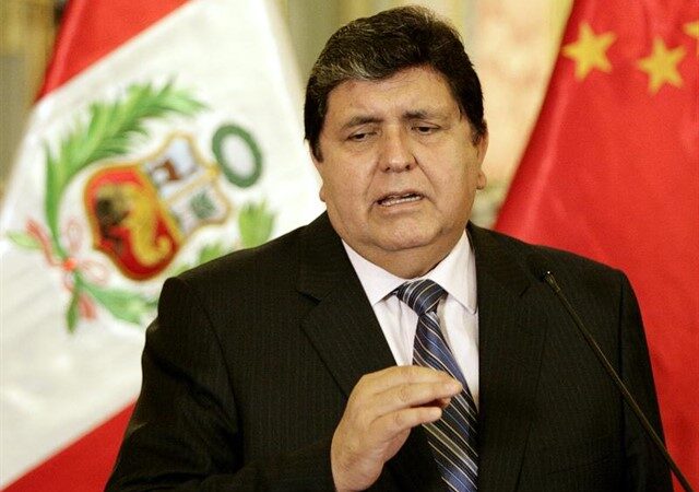 Se suicida el ex presidente de Perú por caso Odebrecht