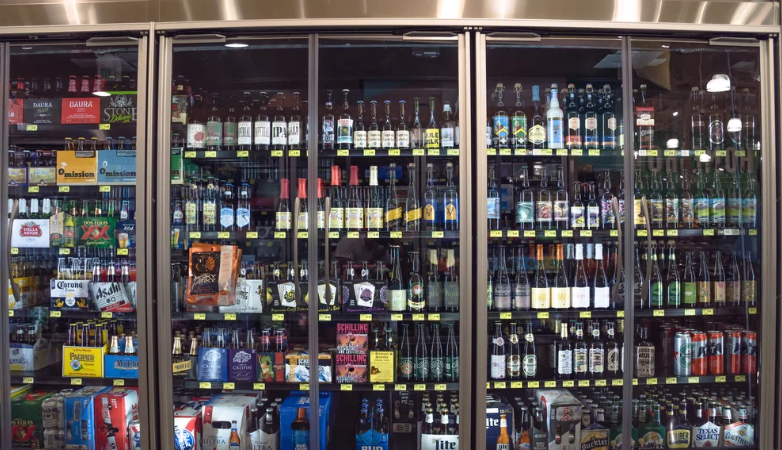 MORENA quiere que las chelas se vendan todas “al tiempo” en CDMX