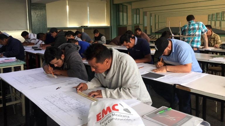 UNAM certificara a albañiles en «Lectura e interpretación de planos»