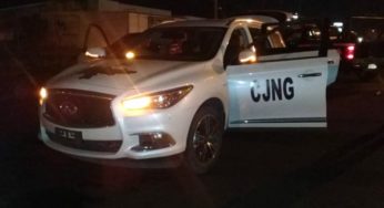 El CJNG presume camionetas y acribilla a policías en Michoacán