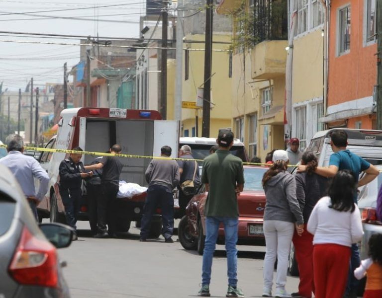 Por evitar robo de camioneta de su hija le pegaron cuatro balazos, ahí quedo