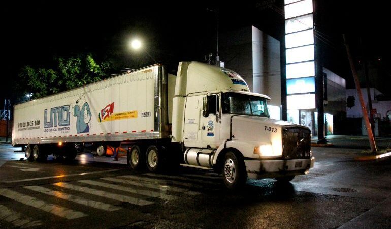 Mintió Gobierno de Jalisco, realizan 380 inhumaciones de cuerpos sin identificar en Jalisco, eran los del traíler