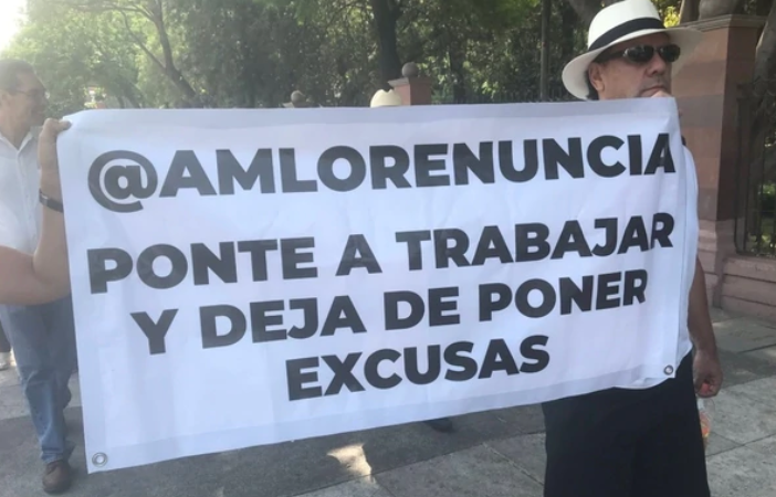 Marchan 15,000 contra gobierno de AMLO