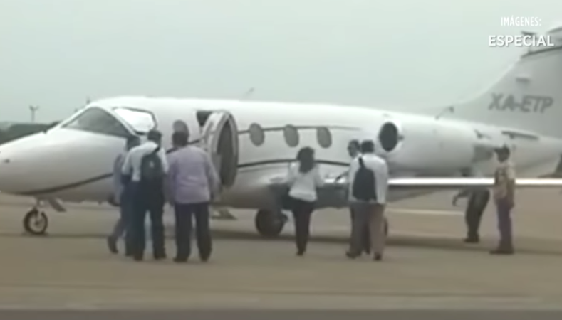 Yeidckol Polevnsky fue vista abordando un VUELO PRIVADO