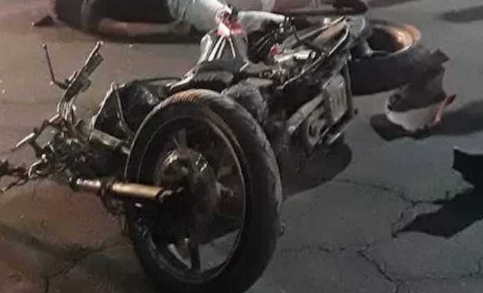 Un Biker se impacta contra una patrulla en Ecatepec De Morelos y pierde la vida