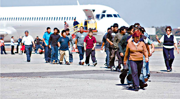 Hay mil 807 mexicanos a la espera de ser deportados de EU