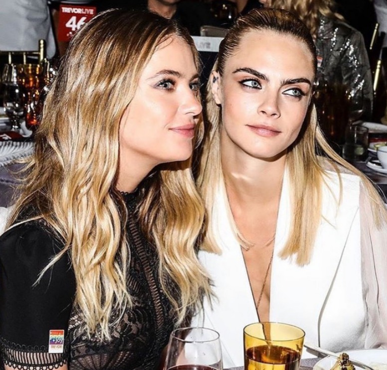 Cara Delevingne y Ashley Benson se comprometen en secreto?