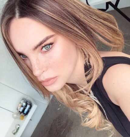 Belinda se muestra espectacular en ajustado vestido en Instagram