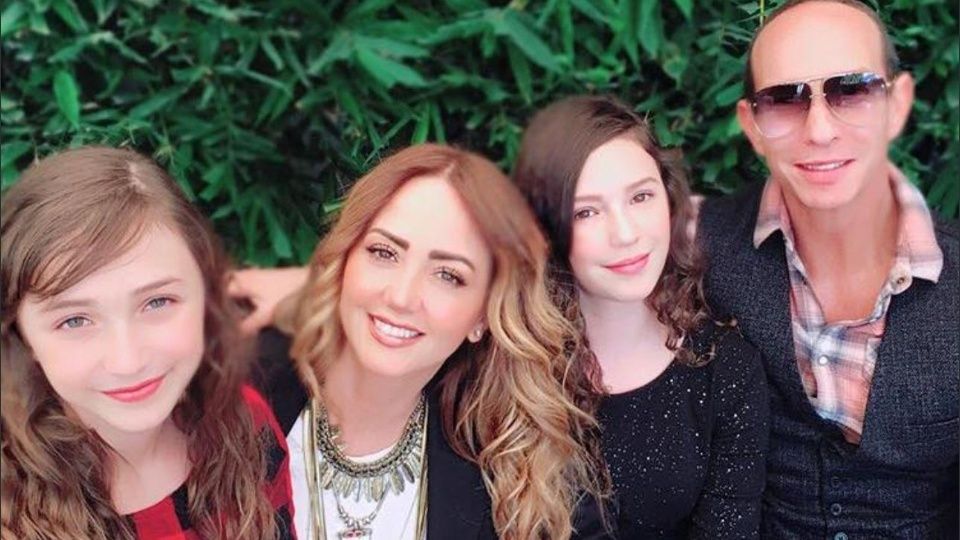 La hija de Andrea Legarreta la opaca con un bikini
