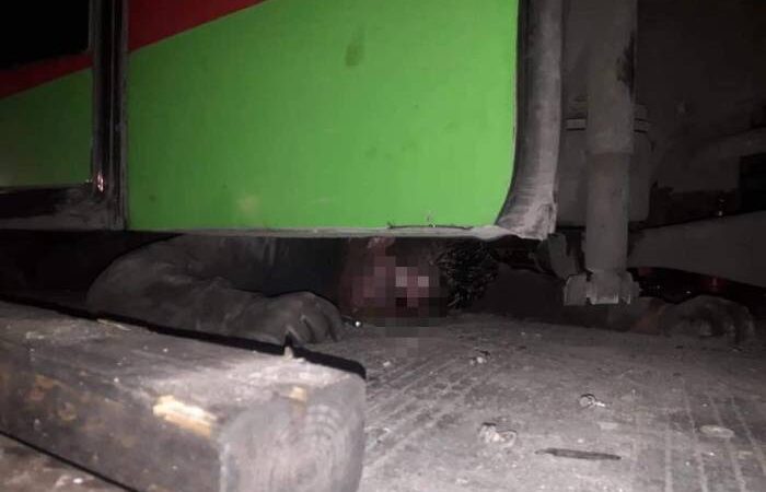 Se venció el gato al cambiar una llanta; le cayo encima el Mexibus