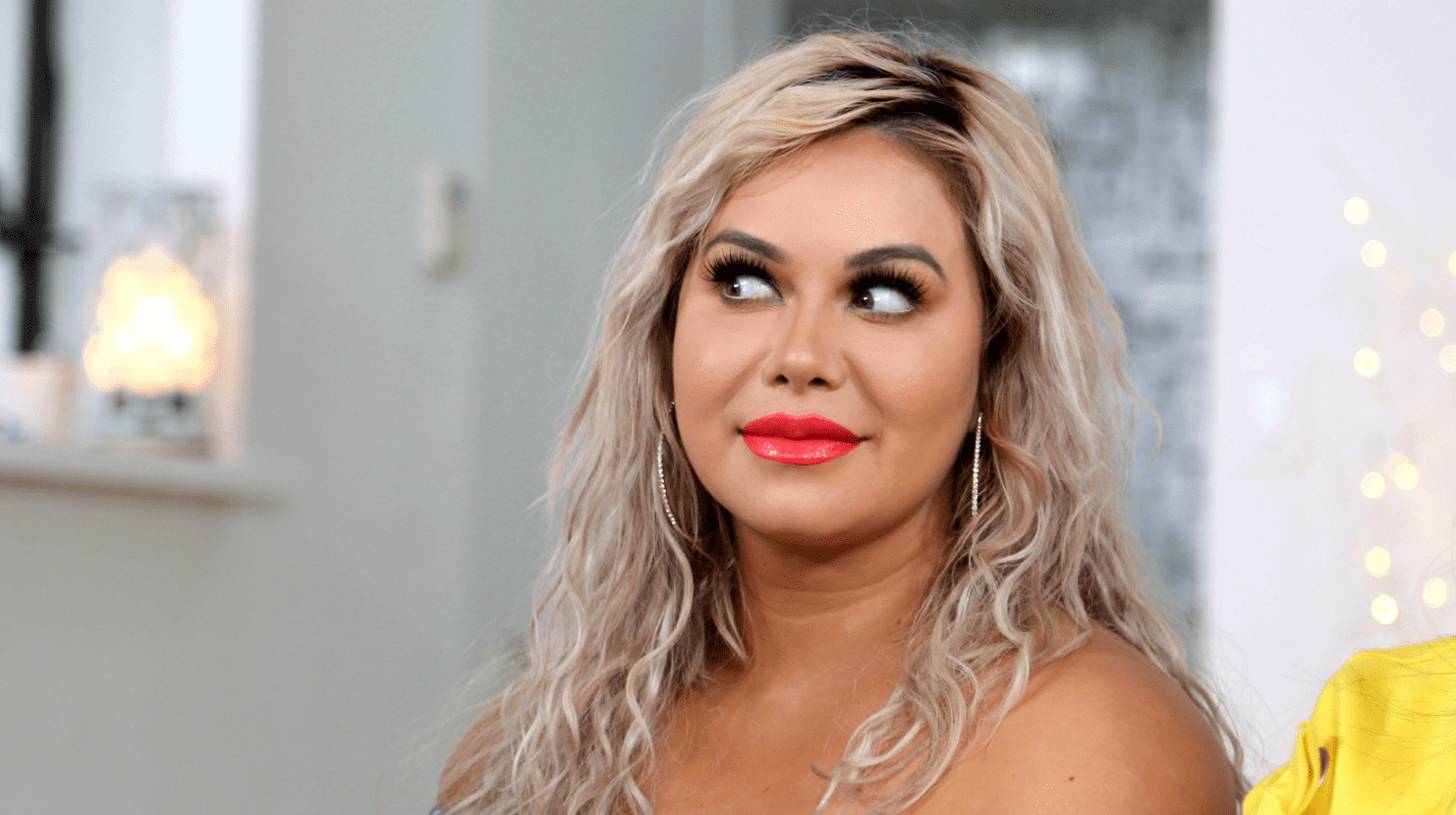 Chiquis Rivera enseña los labios, y algo más MUY DESCARADA