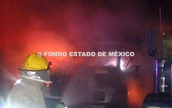 Comando ingresó a una bodega de autos para incendiarla; mataron al velador