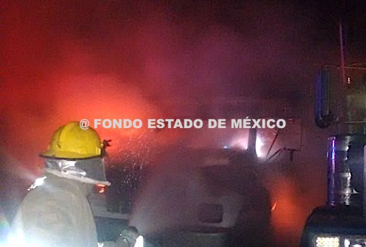 Comando ingresó a una bodega de autos para incendiarla; mataron al velador