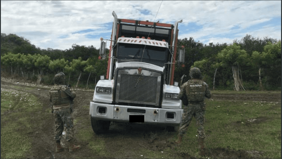 Camiones con 18 mil litros de Gasolina se hallaron abandonados