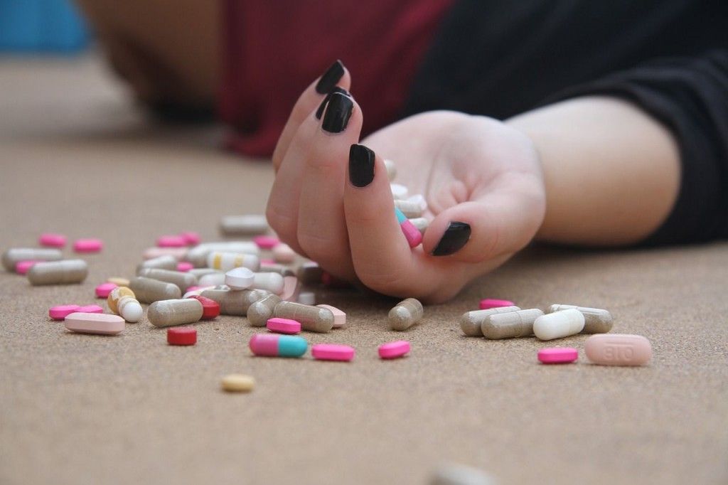 UNA MUJER INTENTO SUICIDARSE CON PASTILLAS