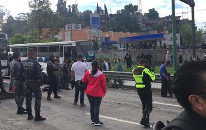 Policías Federales bloquean carretera México-Pachuca
