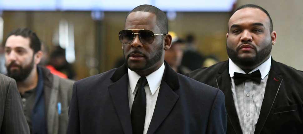 R. Kelly el cantante que fue detenido por cargos de tráfico sexual