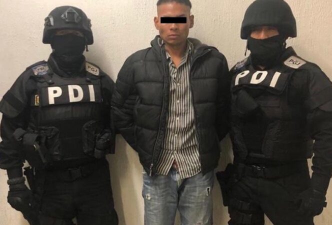 Detienen ‘El Chupas’ sujeto que golpeó a reportero en marcha