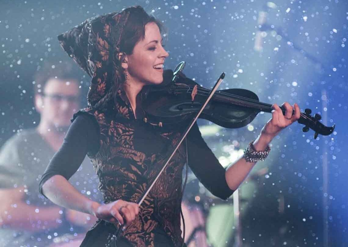 Violinista Lindsey Stirling da sorpresa mexicana | Violinista Lindsey Stirling da sorpresa mexicana