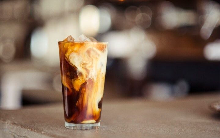 Este es el motivo por el que te gusta la cerveza y el café negro