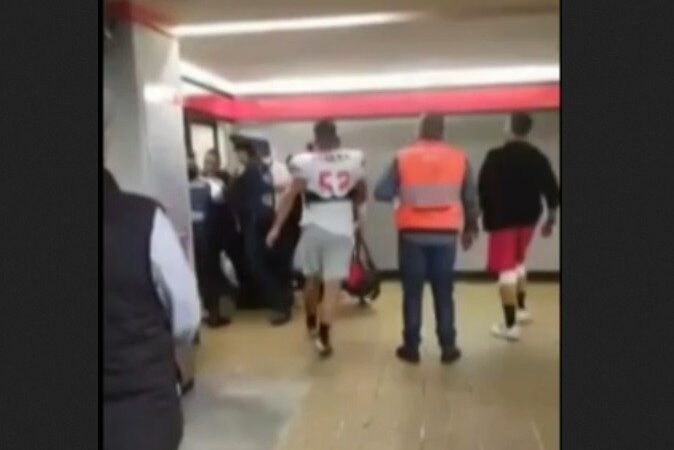 Estudiantes ‘taclean’ a presunto ladrón en Metro Lindavista