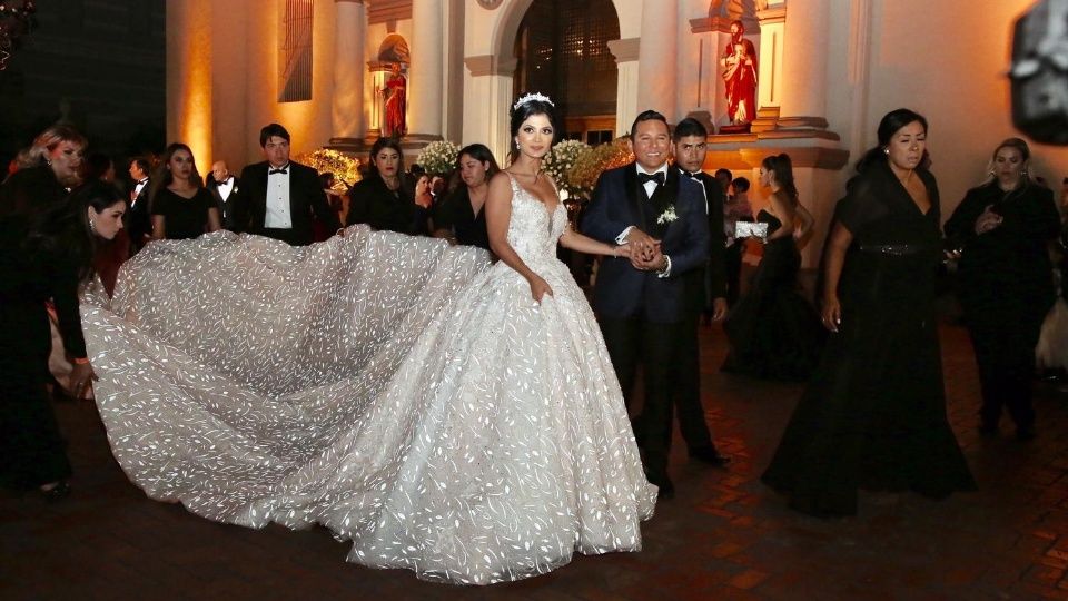 Así fue la emotiva y hermosa boda de Edwin Luna y Kimberly Flores, chécalo aquí