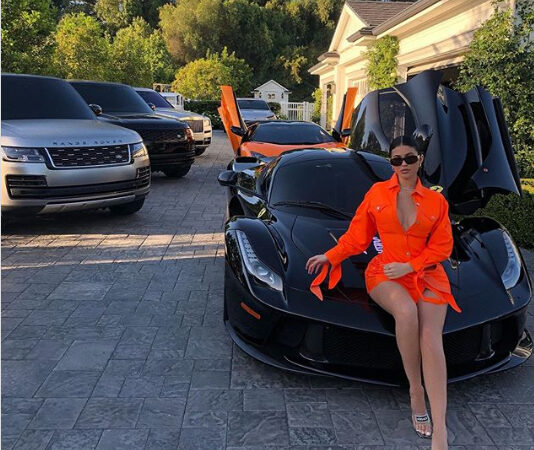 Esta es la lujosa colección de autos de Kylie Jenner, la Kardashian más multimillonaria