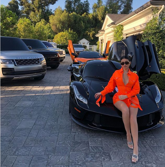 Esta es la lujosa colección de autos de Kylie Jenner, la Kardashian más multimillonaria