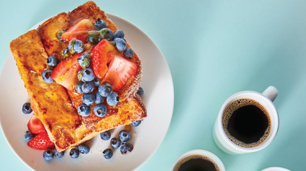 RECETA DESAYUNO: Tiras de pan francés con frutos rojos y mielecita