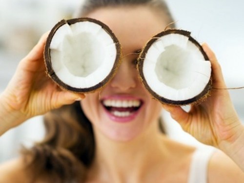 CÓMO UTILIZAR CORRECTAMENTE EL ACEITE DE COCO EN CARA Y CUERPO