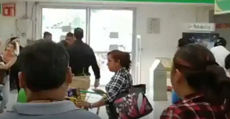 Someten a asaltantes en Bodega Aurrera en la López Portillo