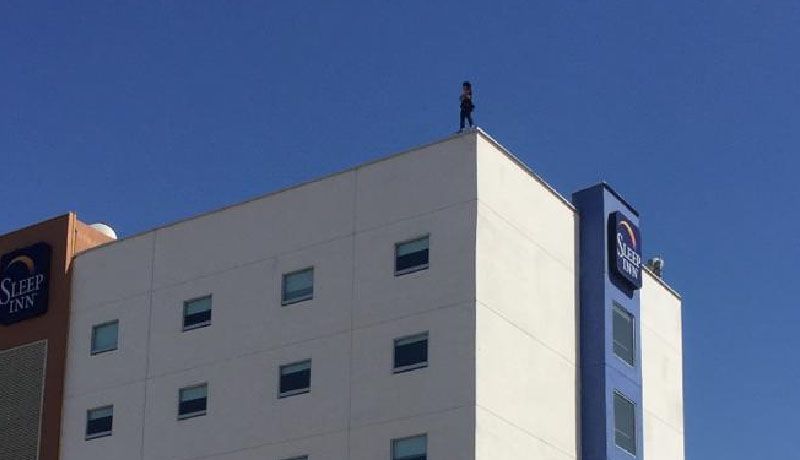 En Tijuana, mujer salto del séptimo piso para quitarse la vida