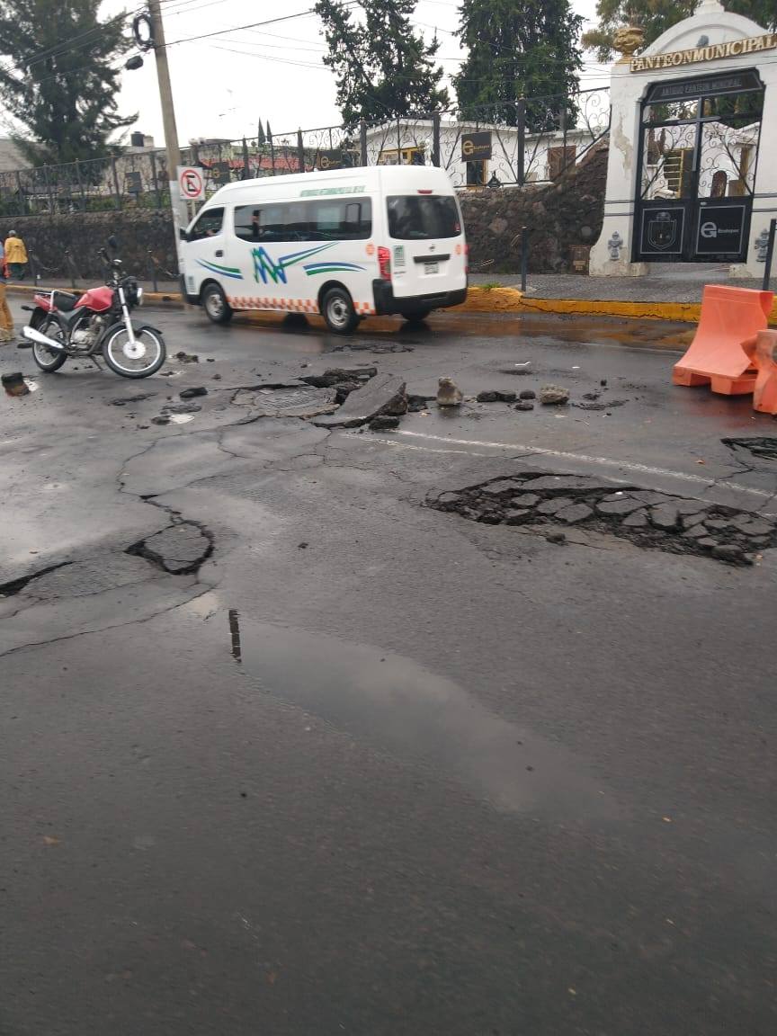 Llovió tanto que se levanto el pavimento en San Cristobal, Ecatepec