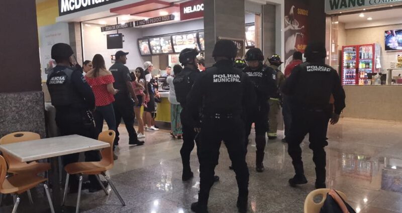 Desalojan Plaza Las Américas por amenaza de bomba