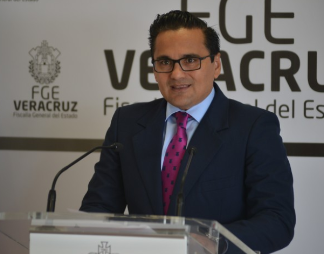 Jorge Winckler es separado temporalmente de su cargo como Fiscal General de Veracruz