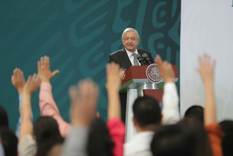 AMLO se reunió con Larrea para atender afectaciones por derrame en Mar de Cortés