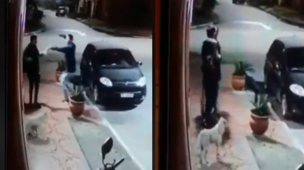 Vídeo | Ladrón intenta asaltar a un joven y termina abrazándolo ¡Era su amigo!