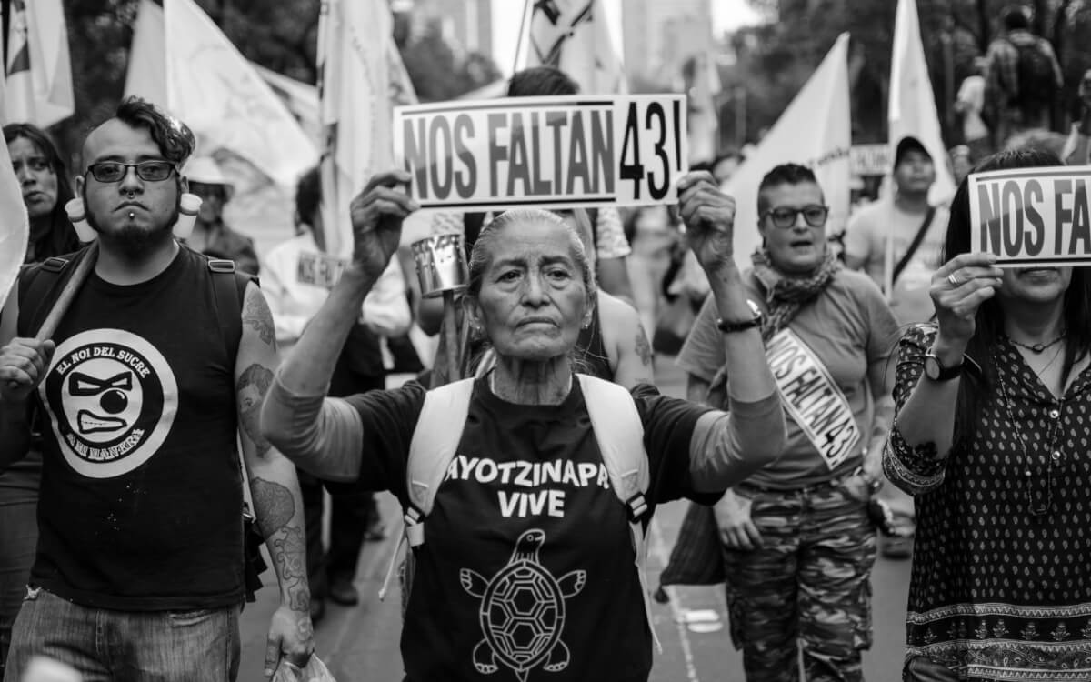 Buscan restos de los 43 de Ayotzinapa en nuevo basurero de Guerrero