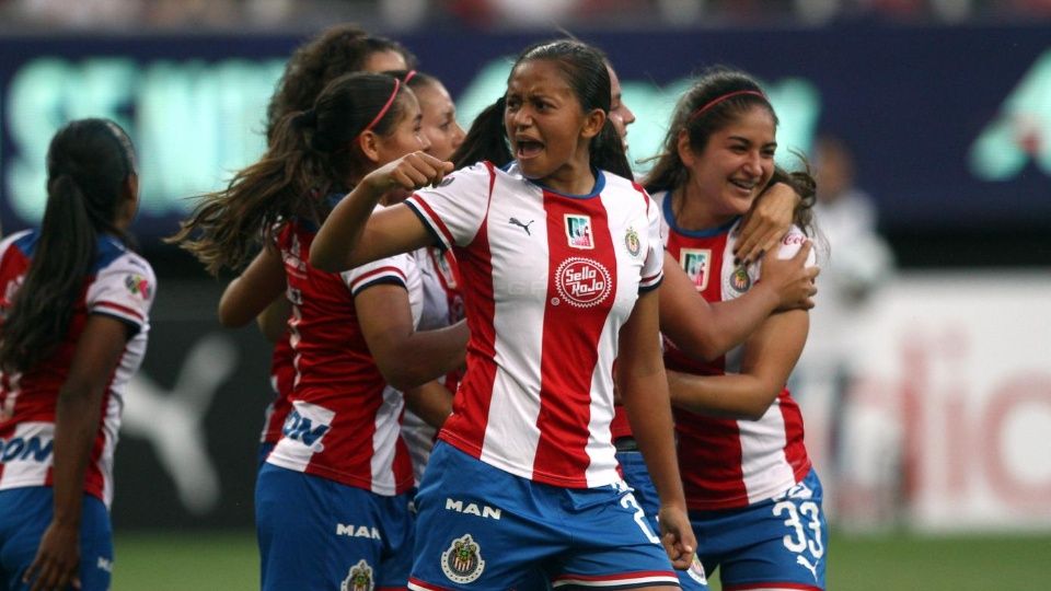 Chivas goleó al América en la liga Femenil