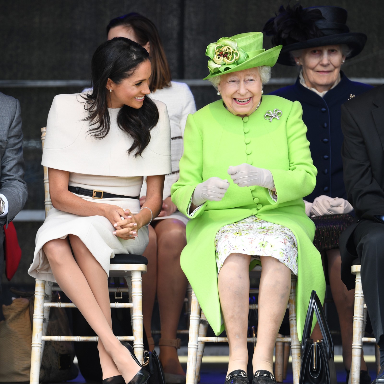 Turistas hablan con la Reina Isabel II y la desconocen, ella feliz