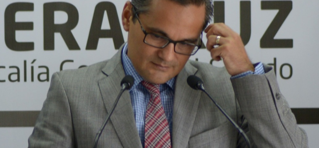 VERACRUZ REMUEVE TEMPORALMENTE AL FISCAL JORGE WINCKLER